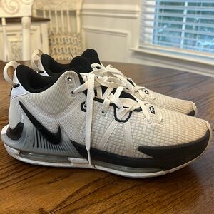 Men’s Nike Basketball shoes